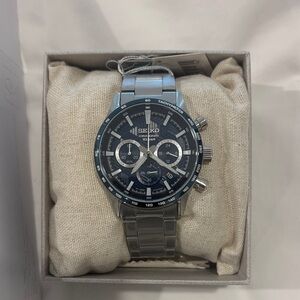 Seiko Navy Dial Silver Band Watch